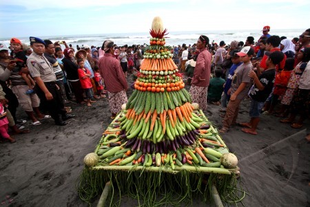  Tradisi  Sedekah Laut di Jawa  Macam Budaya Di Indonesia